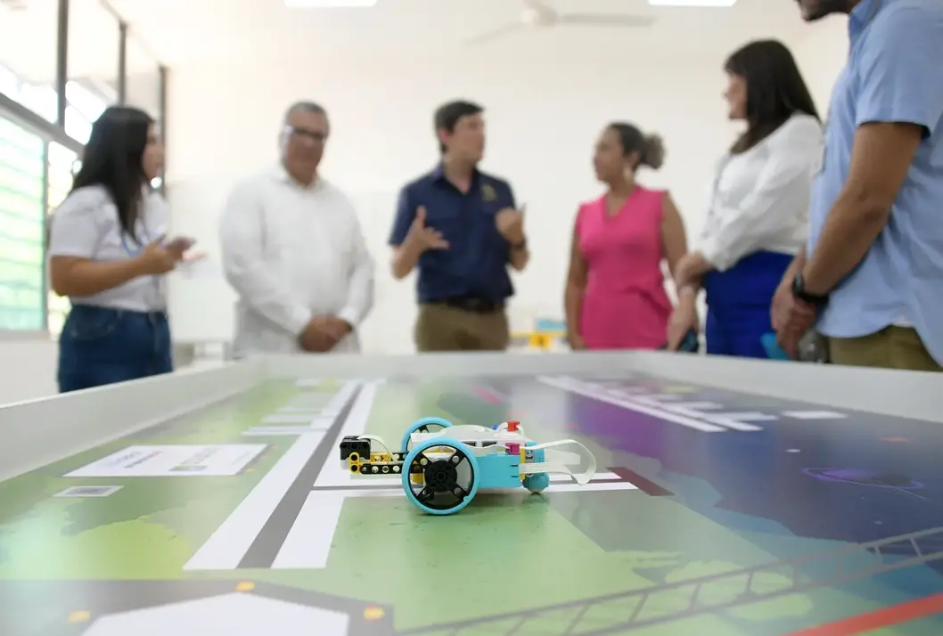 UCR y MICITT firman acuerdo para crear un laboratorio tecnológico de ...